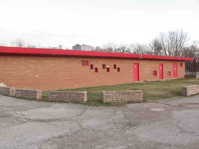 Dixie Twin Drive-In - 2006 Photo (newer photo)